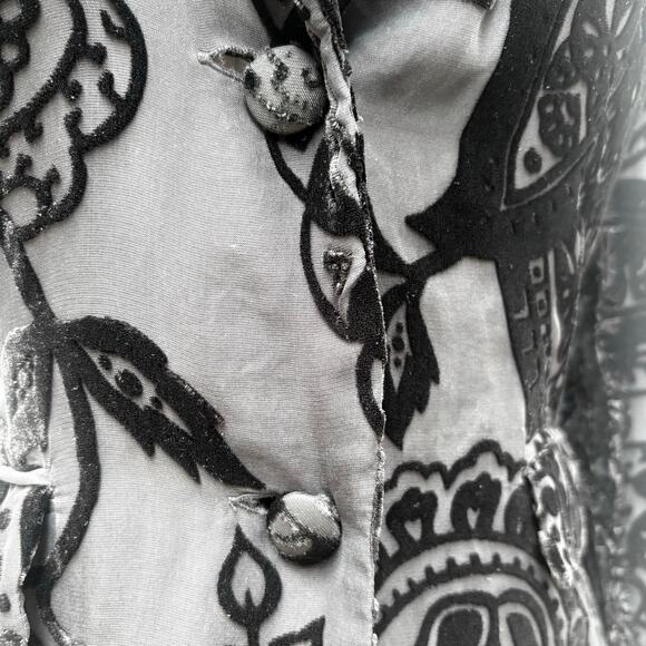 ECI Top Sz 8 Black Silk Velvet Burnout Jacket Floral 2 Button Y2K Whimsigoth - Picture 10 of 14